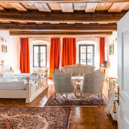 게스트하우스 Leylaria 3*