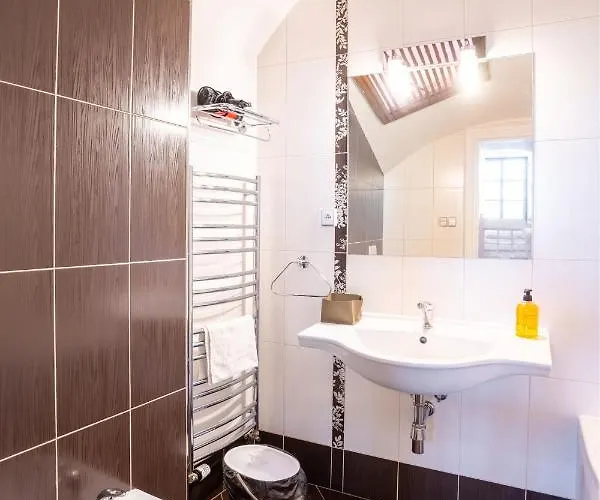 Gæstehus Leylaria 3*